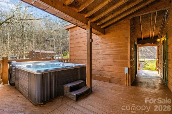 233 Rocky Top RD, Maggie Valley, NC 28751