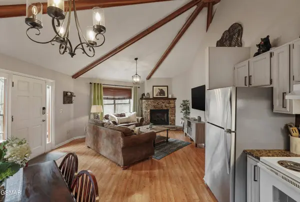 1103 Villa LN, Gatlinburg, TN 37738