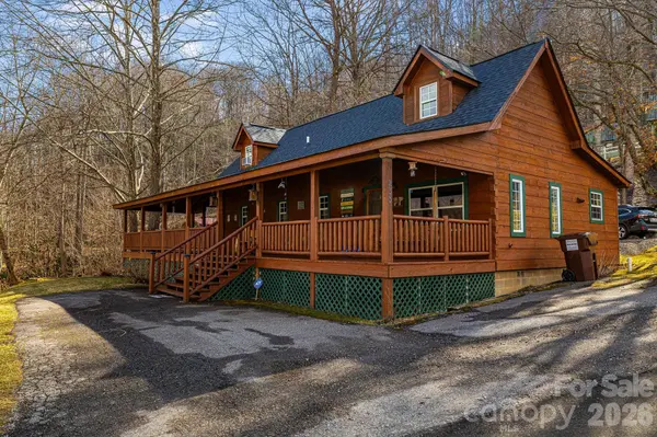 233 Rocky Top RD, Maggie Valley, NC 28751