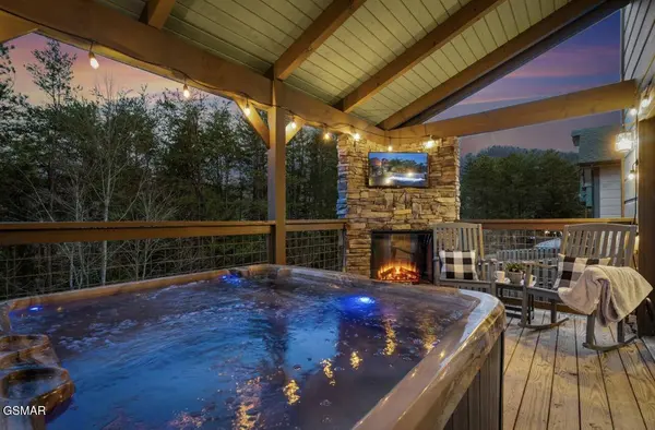 844 Osprey WAY, Pigeon Forge, TN 37863