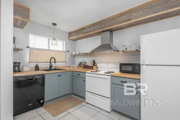 930 W Beach Boulevard #126, Gulf Shores, AL 36542-6302