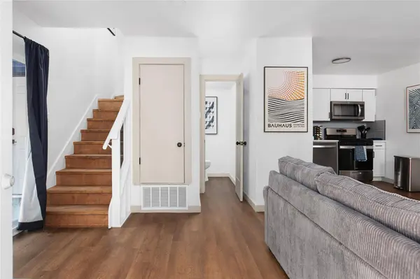 1201 Southport DR #D, Austin, TX 78704