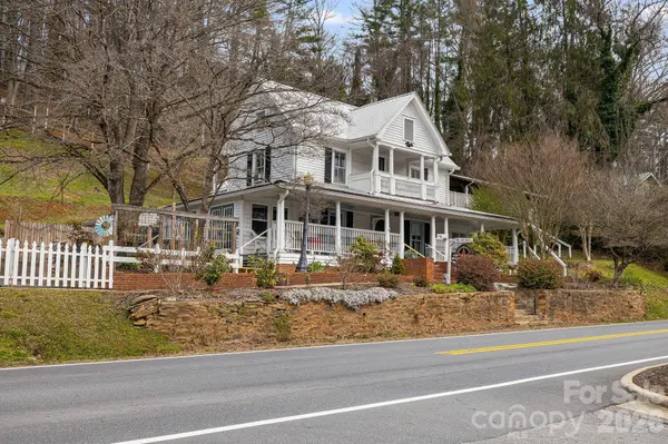 364 Haywood RD, Dillsboro, NC 28725