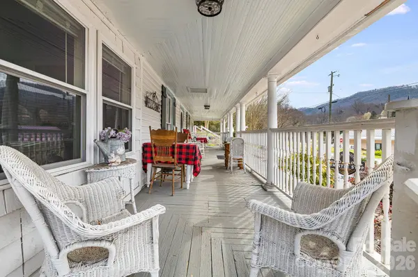 364 Haywood RD, Dillsboro, NC 28725