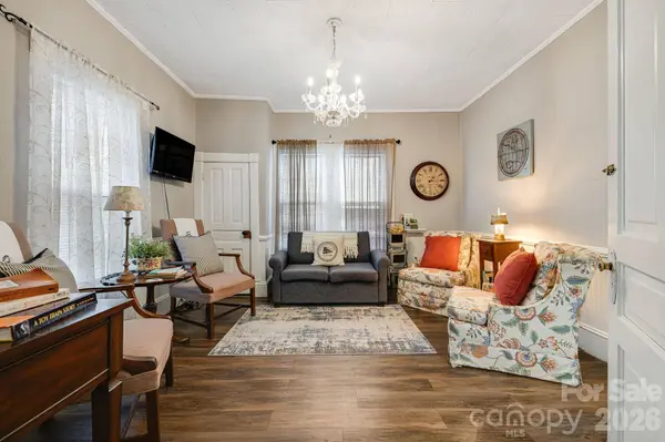 364 Haywood RD, Dillsboro, NC 28725