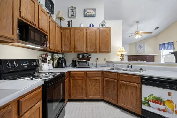 8 Calvary Circle, Little Rock, AR 72211-4044