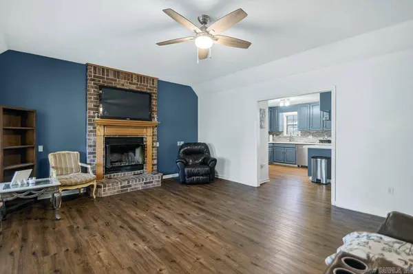 16 Pinecrest, Conway, AR 72032-8866