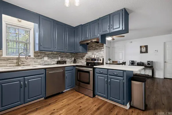 16 Pinecrest, Conway, AR 72032-8866