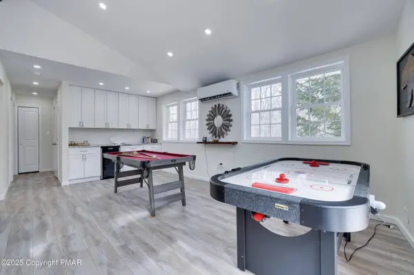 1332 Winding WAY, Tobyhanna, PA 18466