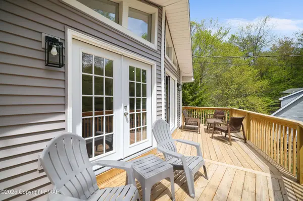 1332 Winding WAY, Tobyhanna, PA 18466