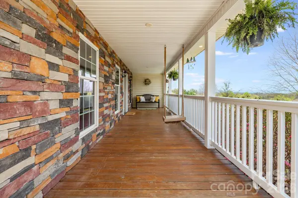 17 Moss Pink PL, Asheville, NC 28806