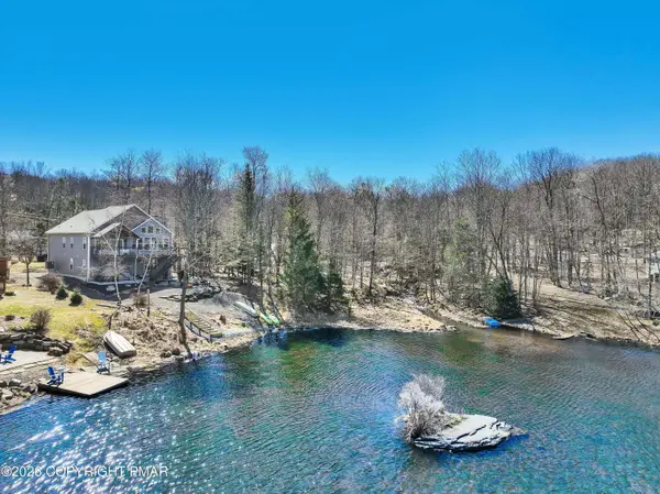 283 Owassa DR, Pocono Lake, PA 18347