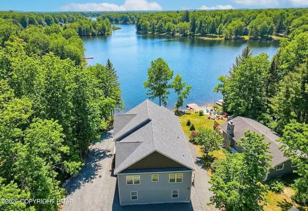 283 Owassa DR, Pocono Lake, PA 18347