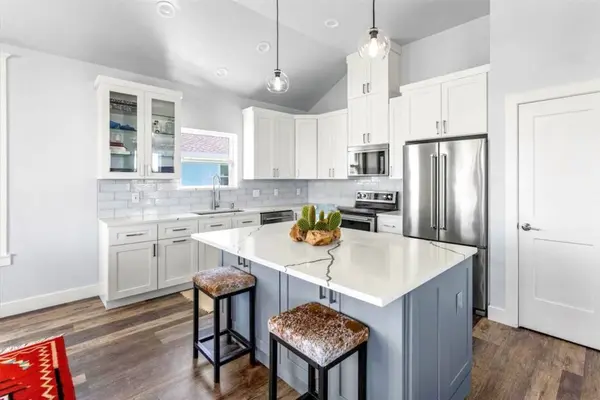 4102 Grayson DR, Galveston, TX 77554