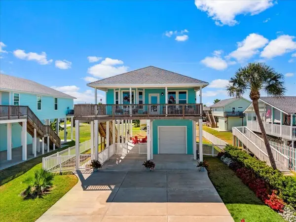 4102 Grayson DR, Galveston, TX 77554