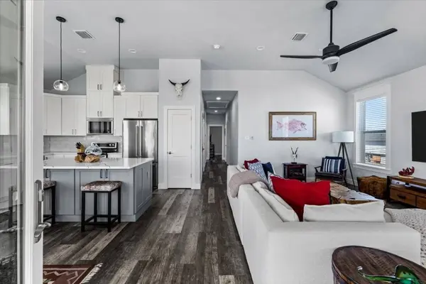 4102 Grayson DR, Galveston, TX 77554