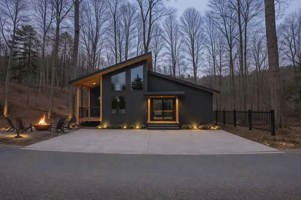 1523 Sky View Dr, Sevierville, TN 37876-4975