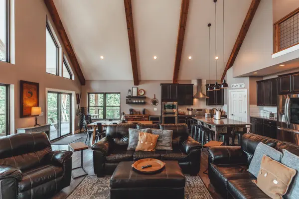 12039 Flowers Road, Rockbridge, OH 43149