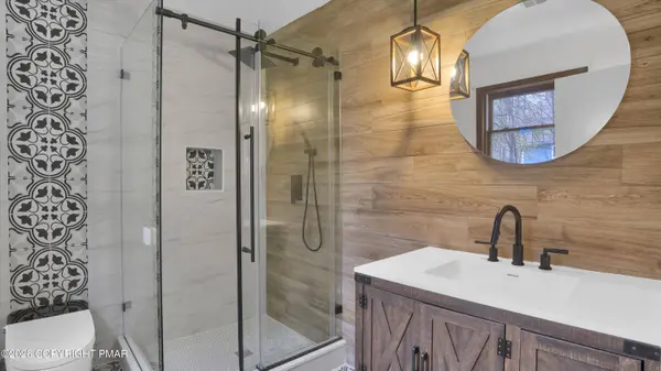2114 Freedom WAY, Pocono Summit, PA 18346