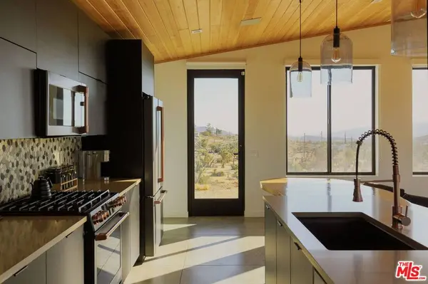 4689 Palo Alto Ave, Yucca Valley, CA 92284