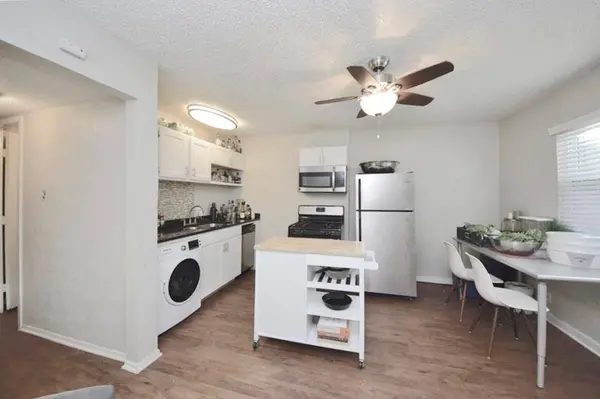 2401 Manor RD #132A, Austin, TX 78722