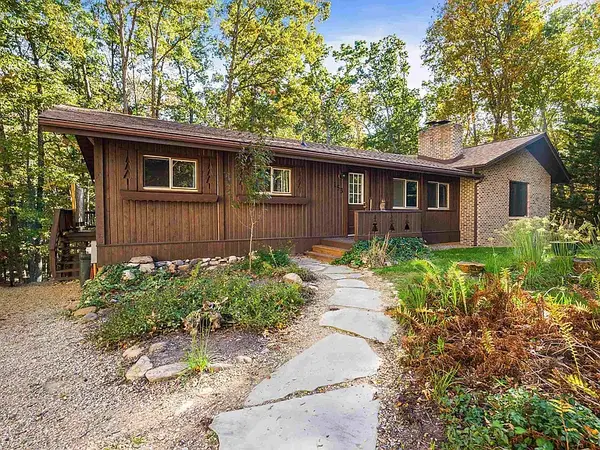 153 Holiday Hl, Mcgaheysville, VA 22840-3301