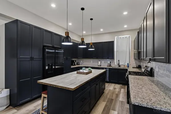 2711 Price Ave, Cincinnati, OH 45204