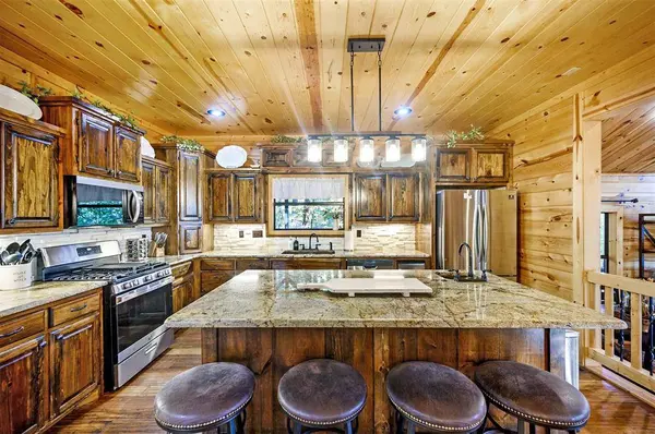 225 Stevens RD, Broken Bow, OK 74728