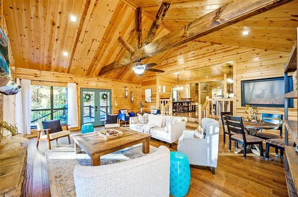 225 Stevens RD, Broken Bow, OK 74728