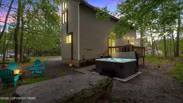 1460 Waterfront DR, Tobyhanna, PA 18466