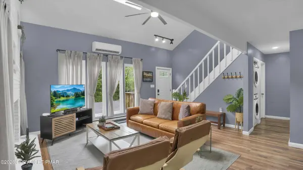 1460 Waterfront DR, Tobyhanna, PA 18466