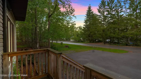 1460 Waterfront DR, Tobyhanna, PA 18466