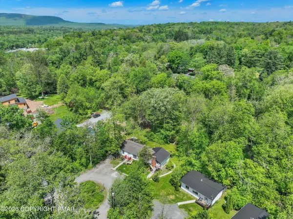 1462&1466 Pocono LN, Bartonsville, PA 18321
