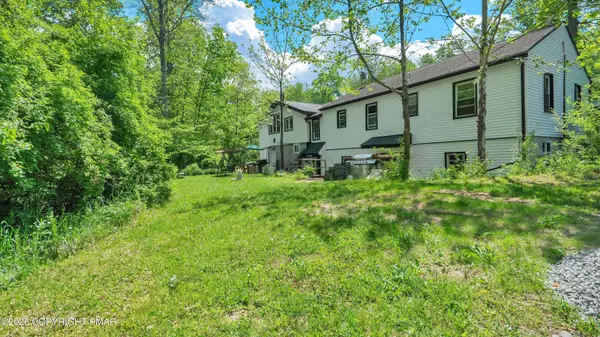 1462&1466 Pocono LN, Bartonsville, PA 18321