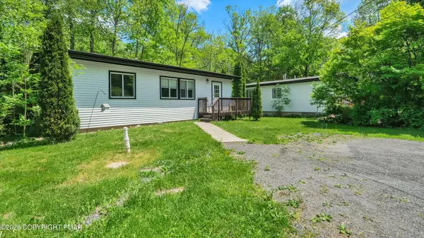 1462&1466 Pocono LN, Bartonsville, PA 18321
