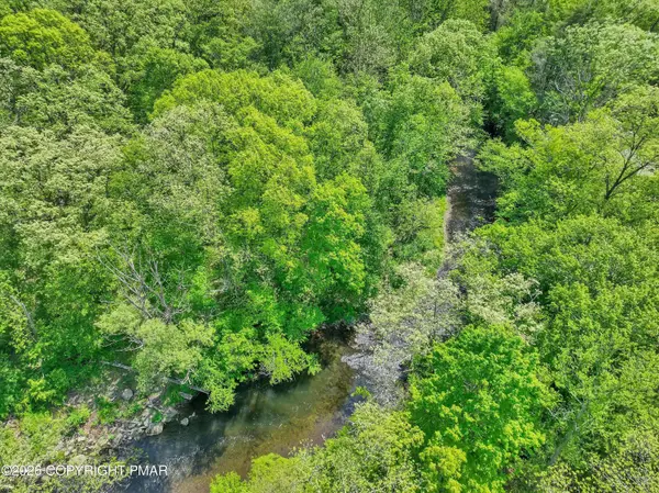 1466 Pocono LN, Bartonsville, PA 18321