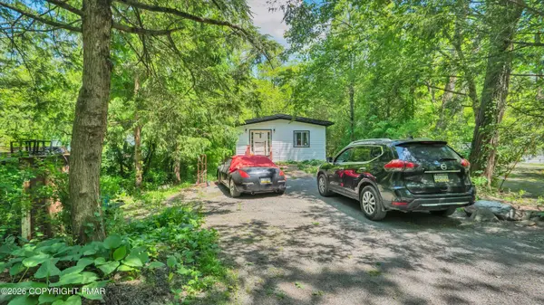1462&1466 Pocono LN, Bartonsville, PA 18321