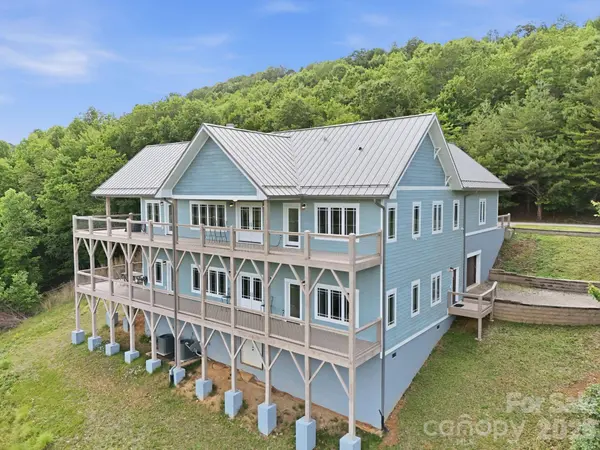 229 JD TRL, Candler, NC 28715