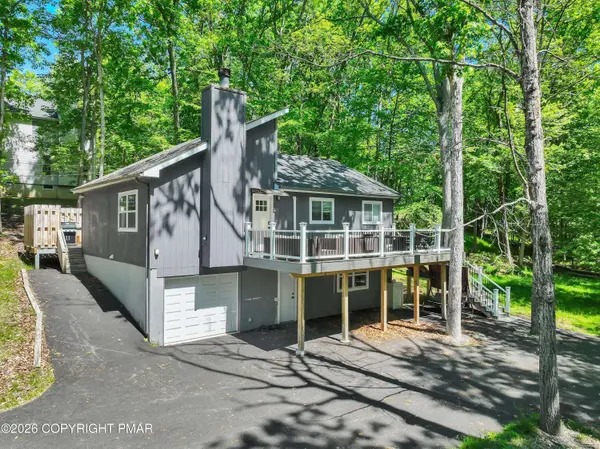 227 Julian TER, East Stroudsburg, PA 18301