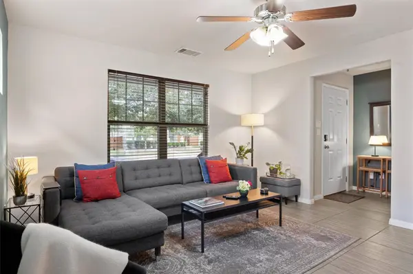 369 S Brook DR, Leander, TX 78641