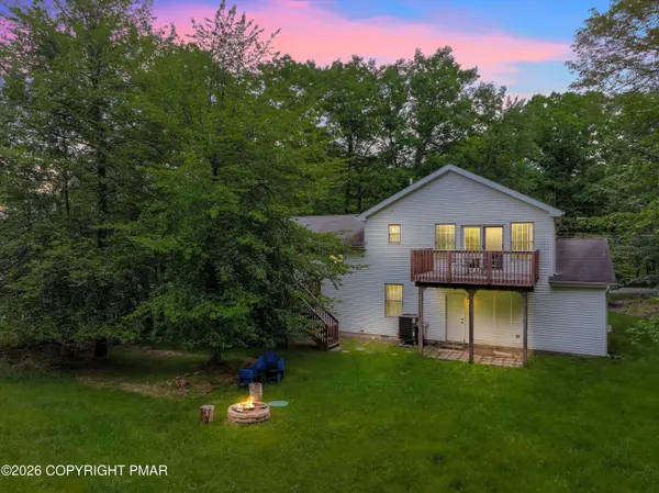 1727 Clover RD, Long Pond, PA 18334