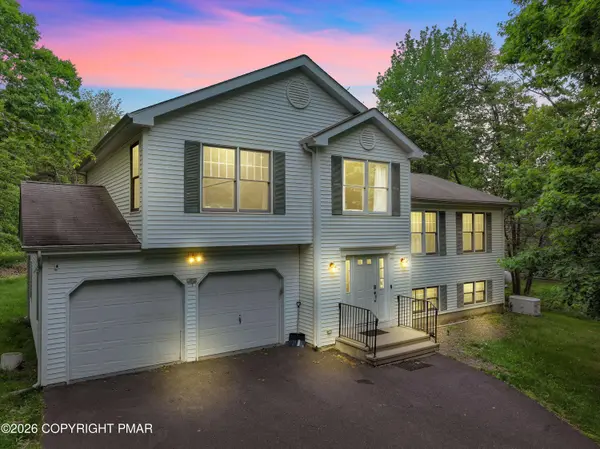 1727 Clover RD, Long Pond, PA 18334