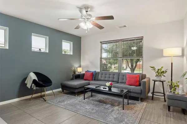 369 S Brook DR, Leander, TX 78641