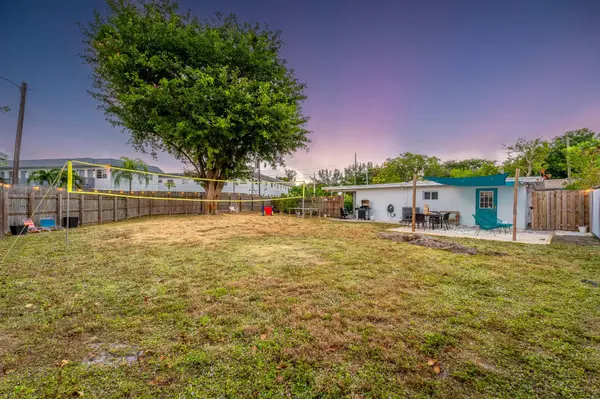 3961 NE 10th AVE, Oakland Park, FL 33334