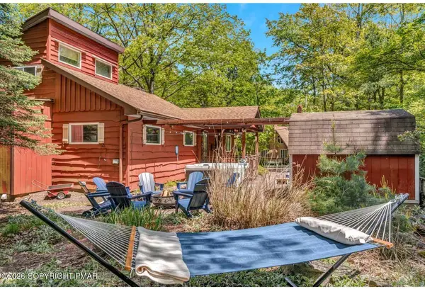 59 Red Oak RD, Lake Harmony, PA 18624