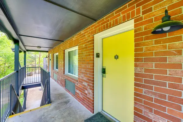 2017 E Van Buren, Eureka Springs, AR 72632-8807