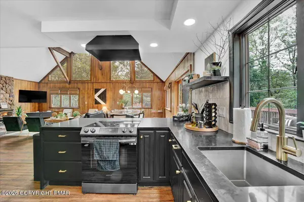 167 Valley View DR, Albrightsville, PA 18210