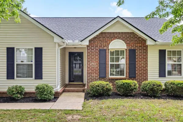 2735 Roscommon Dr, Murfreesboro, TN 37128