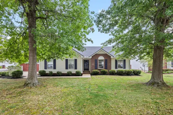 2735 Roscommon Dr, Murfreesboro, TN 37128