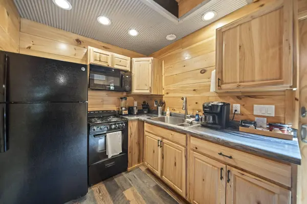 13404 Stout Road, Logan, OH 43138